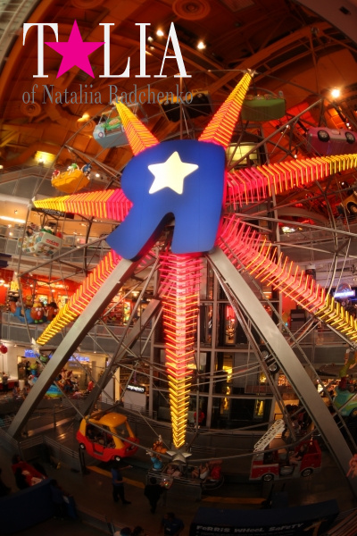 Магазин Тойс Ар Ас на Таймс Сквер (Toys R Us, Times Square)